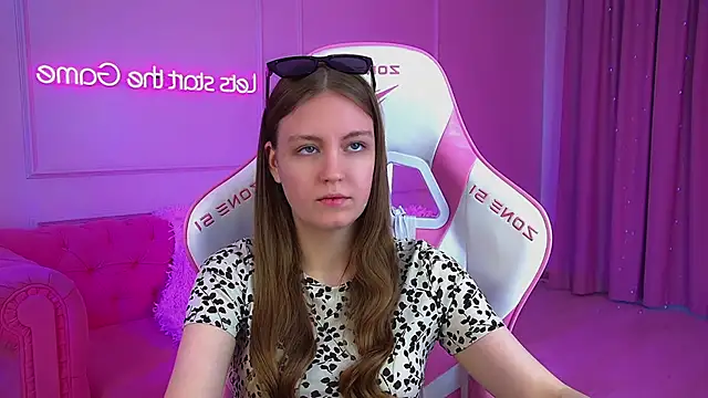 SofiaSarvains online show from 05.18.26
