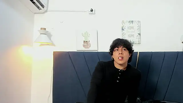 Snapshot of latin_beast4 chatting on 05.06.26 latin beast4 online show from 05.06.26