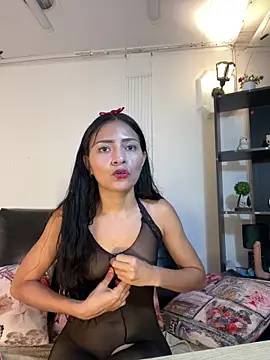Snapshot of Karol_Wilde chatting on 05.19.26 Karol Wilde online show from 05.19.26
