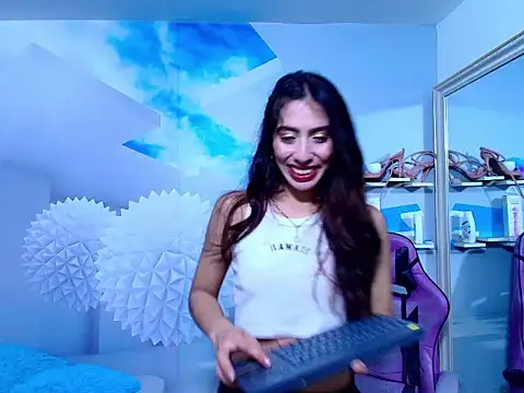 Snapshot of AMBEL-ROSE chatting on 05.15.26 AMBEL-ROSE online show from 05.15.26