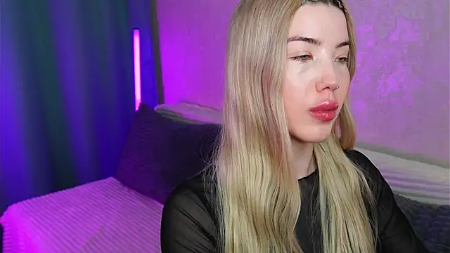 Snapshot of LindaThackerr chatting on 05.06.26 LindaThackerr online show from 05.06.26