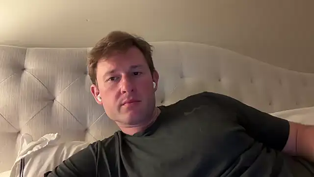 Snapshot of CuriousMarried321 chatting on 05.27.26 CuriousMarried321 online show from 05.27.26