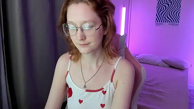 Snapshot of LunaTerry chatting on 05.16.26 LunaTerry online show from 05.16.26