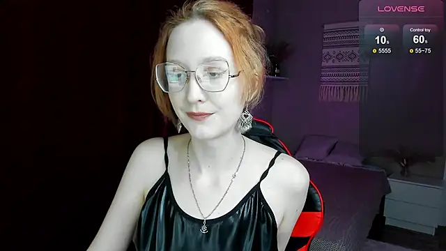 Snapshot of LunaTerry chatting on 05.26.26 LunaTerry online show from 05.26.26