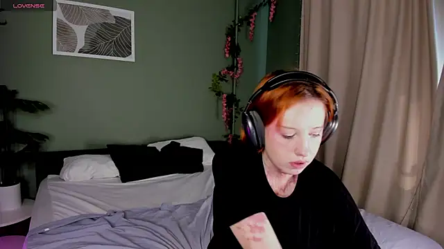 Snapshot of Maya_foxy chatting on 07.12.26 Maya foxy online show from 07.12.26