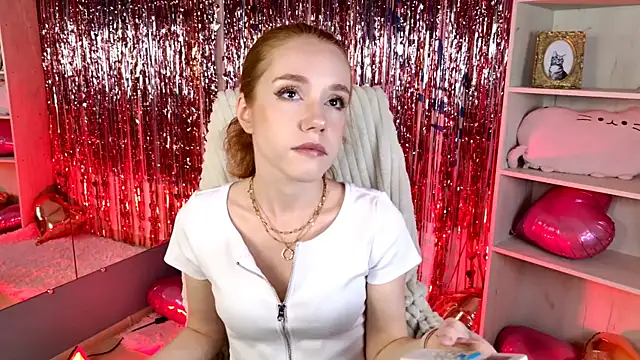 Snapshot of MilaSiren chatting on 07.07.26 MilaSiren online show from 07.07.26