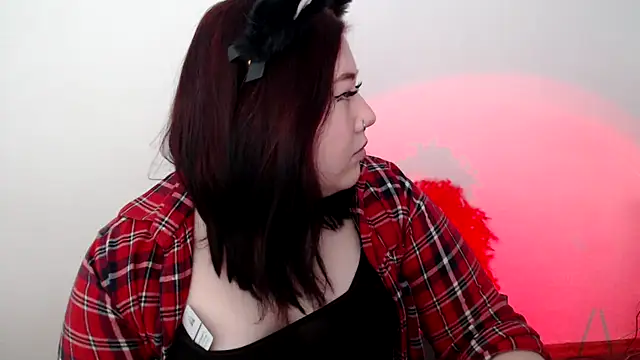 Snapshot of KarolinasHot chatting on 05.05.26 KarolinasHot online show from 05.05.26