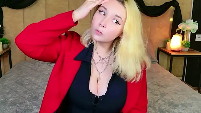 Snapshot of Cassey_Well chatting on 06.25.26 Cassey Well online show from 06.25.26