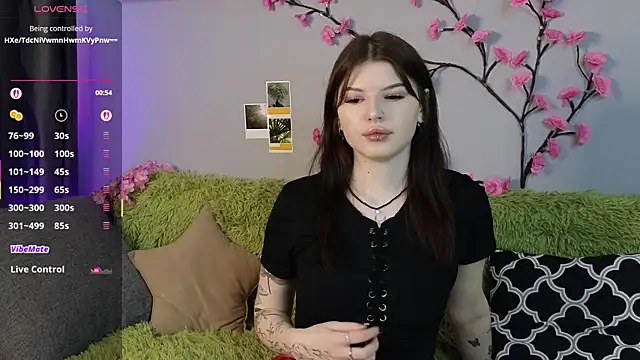 Snapshot of AwareAnoxia chatting on 05.15.26 AwareAnoxia online show from 05.15.26