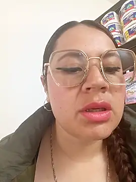 Snapshot of VANESSA__28 chatting on 05.12.26 VANESSA 28 online show from 05.12.26