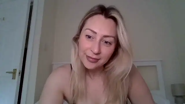 Snapshot of Babe_blond chatting on 07.06.26 Babe blond online show from 07.06.26