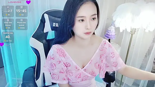 Snapshot of OvObbit_ chatting on 05.18.26 OvObbit online show from 05.18.26
