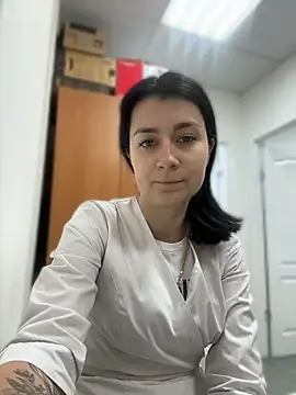 Snapshot of MissElya chatting on 06.22.26 MissElya online show from 06.22.26