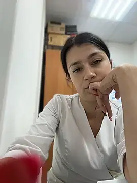 Snapshot of MissElya chatting on 07.06.26 MissElya online show from 07.06.26