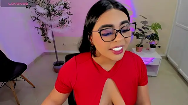 Snapshot of Margot_Robie chatting on 05.11.26 Margot Robie online show from 05.11.26