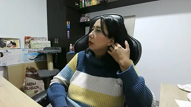 Snapshot of saramaSS chatting on 05.29.26 saramaSS online show from 05.29.26