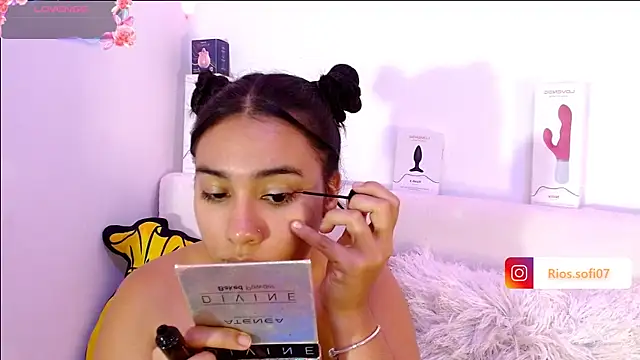  Sofi Rios  online show from 05.14.26