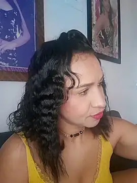 Snapshot of mell0102 chatting on 05.18.26 mell0102 online show from 05.18.26