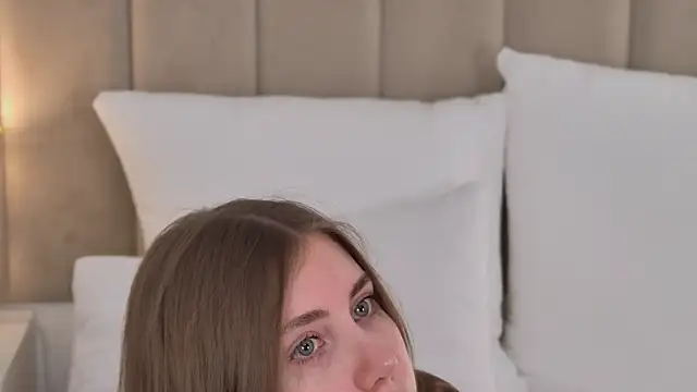 EvaAkiins online show from 05.24.26