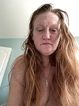 Snapshot of Kellilyn10 chatting on 05.18.26 Kellilyn10 online show from 05.18.26