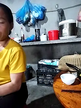Snapshot of Min-meo chatting on 05.21.26 Min-meo online show from 05.21.26