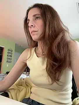 Snapshot of Raevyn chatting on 05.21.26 Raevyn online show from 05.21.26