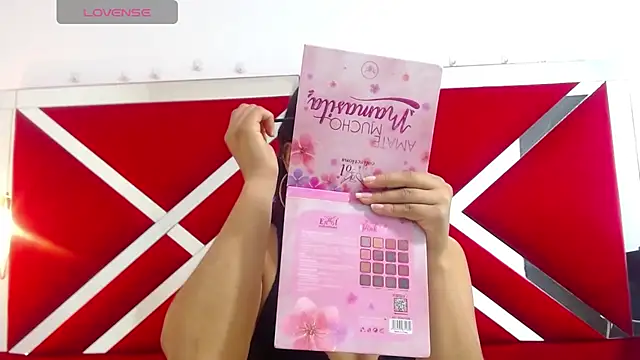 Snapshot of Sophie_pink78 chatting on 05.23.26 Sophie pink78 online show from 05.23.26