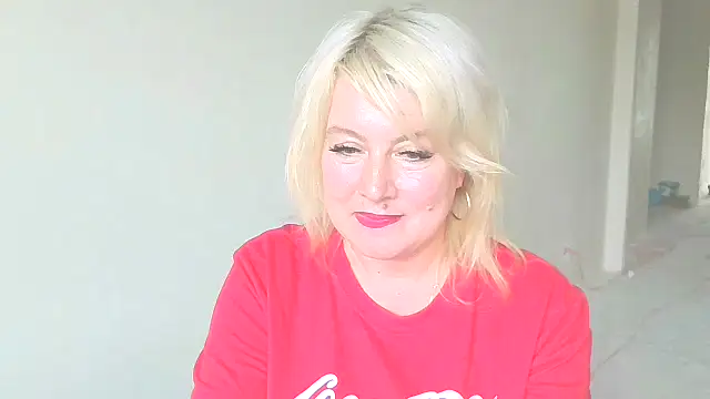 Snapshot of MollyyJoyy chatting on 05.15.26 MollyyJoyy online show from 05.15.26