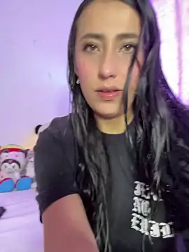 Snapshot of my__aleja chatting on 05.15.26 my aleja online show from 05.15.26