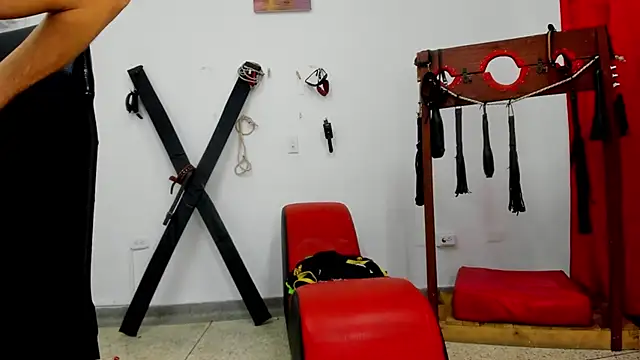 friends lust latin online show from 05.17.26