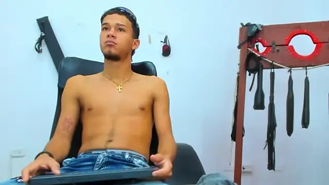friends lust latin online show from 05.25.26