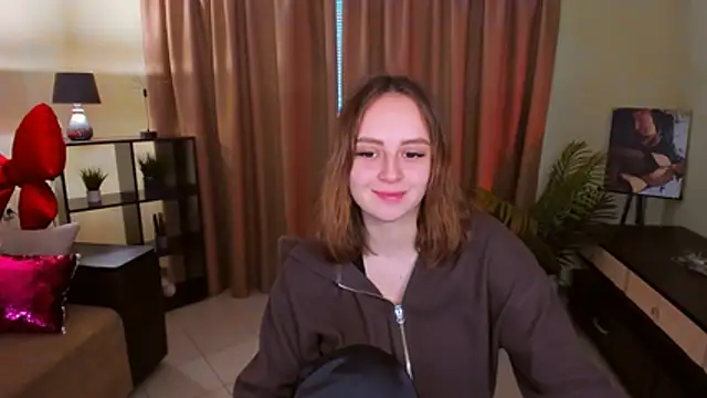 Snapshot of MilanaRare chatting on 05.18.26 MilanaRare online show from 05.18.26