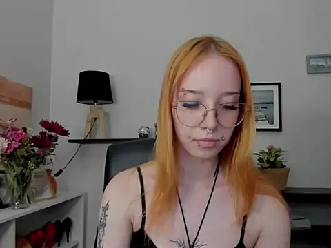 Snapshot of foxSonya chatting on 07.15.26 foxSonya online show from 07.15.26