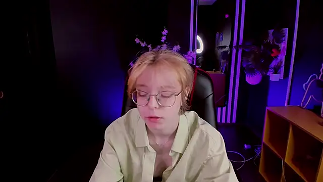 FoxxyyPolly online show from 05.18.26