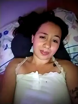 Snapshot of Annie_loveer chatting on 06.25.26 Annie loveer online show from 06.25.26