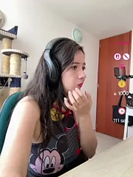 Snapshot of Annie_loveer chatting on 07.01.26 Annie loveer online show from 07.01.26