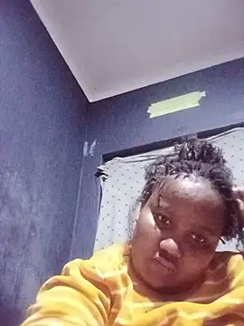 ChubbyMidgetxxx19 online show from 05.18.26