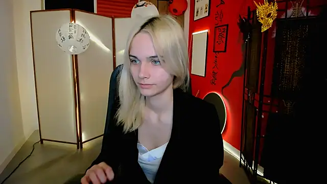 Snapshot of DanaWint chatting on 05.12.26 DanaWint online show from 05.12.26