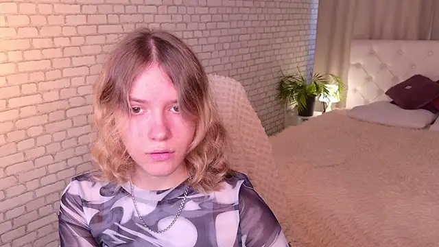 Snapshot of MilanaRayy chatting on 06.20.26 MilanaRayy online show from 06.20.26