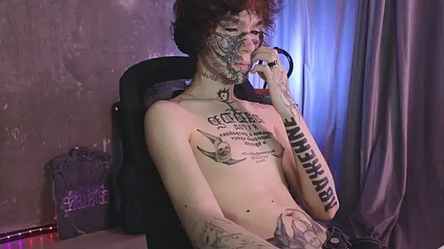 Snapshot of Emo___boy chatting on 05.19.26 Emo boy online show from 05.19.26