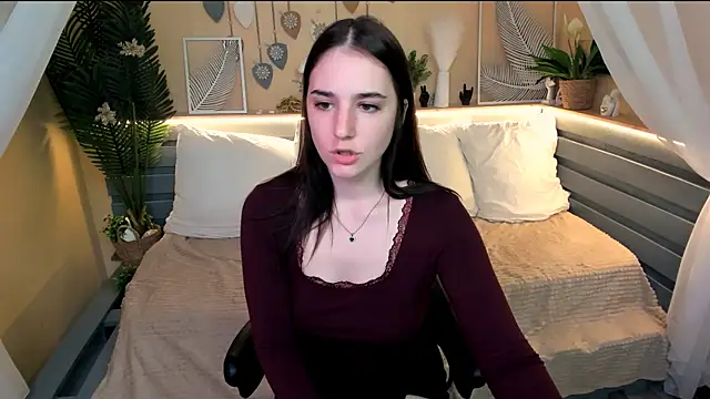 Snapshot of Maya_Winters chatting on 06.28.26 Maya Winters online show from 06.28.26