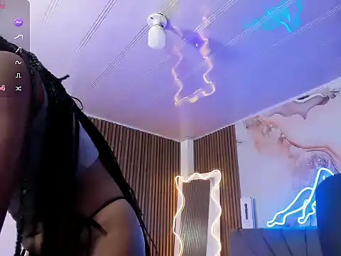 CRISTALBROKE TAY online show from 05.12.26