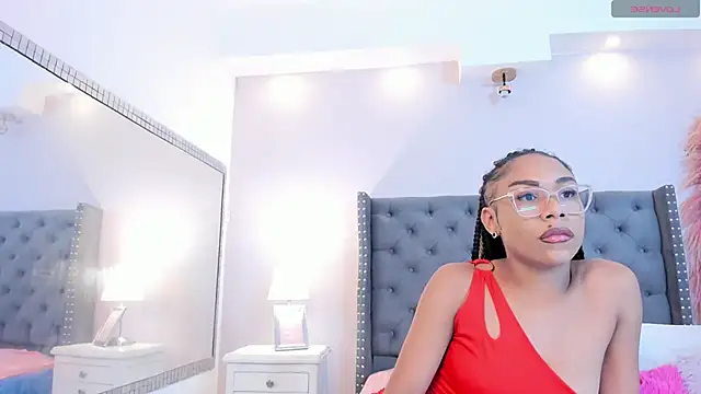 Snapshot of Erikaamore chatting on 06.14.26 Erikaamore online show from 06.14.26