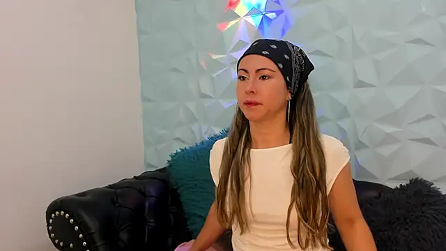Snapshot of lindsay_cg chatting on 05.14.26 lindsay cg online show from 05.14.26
