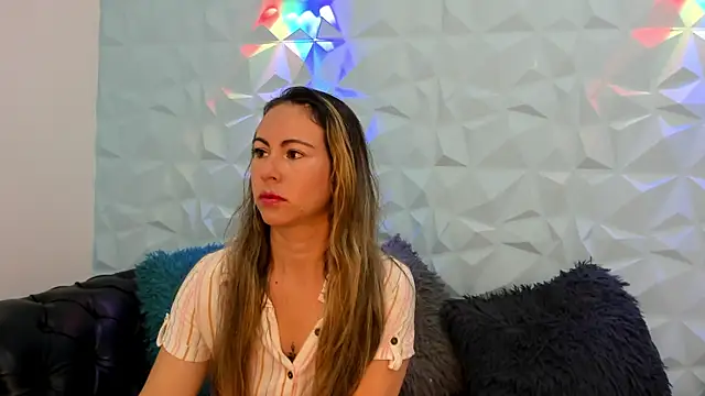 Snapshot of lindsay_cg chatting on 05.15.26 lindsay cg online show from 05.15.26