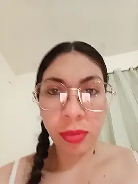 Snapshot of Mia_essence chatting on 06.18.26 Mia essence online show from 06.18.26
