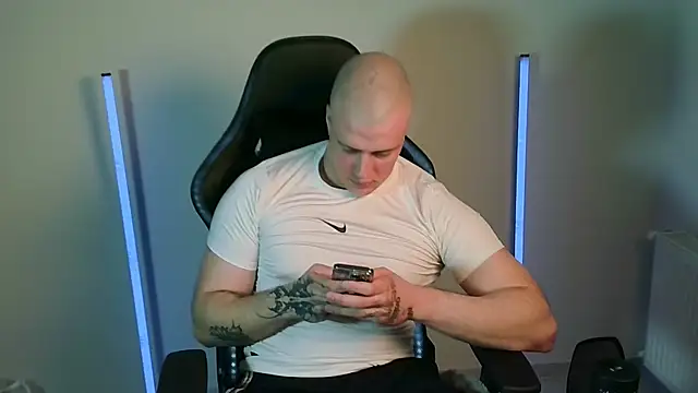 Snapshot of Bigbaald chatting on 05.08.26 Bigbaald online show from 05.08.26