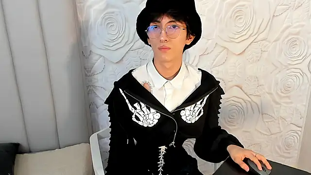 Snapshot of LittlePrince_ chatting on 05.12.26 LittlePrince online show from 05.12.26