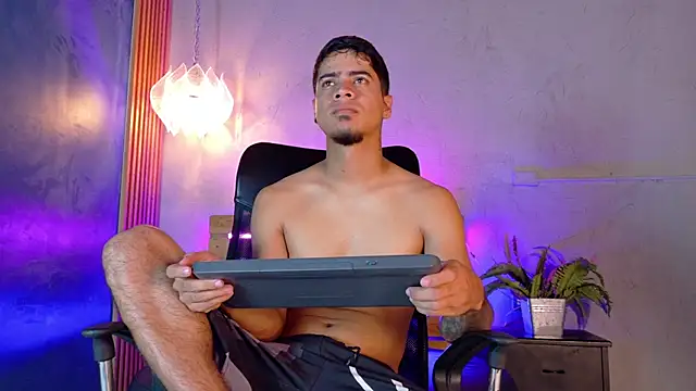 criss hardcock  online show from 05.27.26