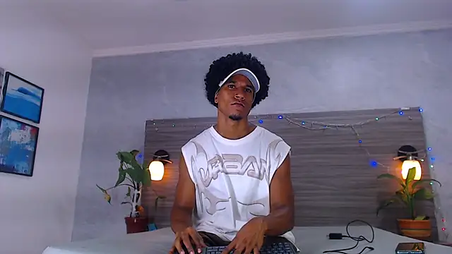 Snapshot of Dilan_Hall chatting on 05.28.26 Dilan Hall online show from 05.28.26